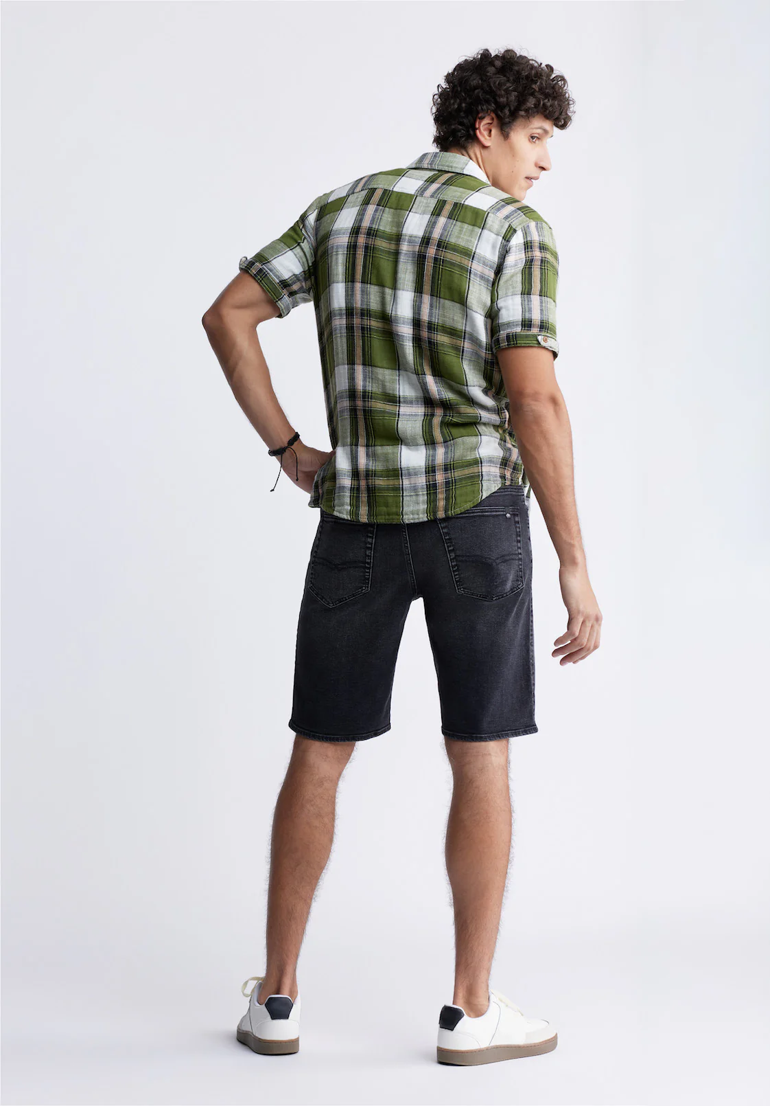 Relaxed Straight Dean Men's Denim Shorts in Crinkled Black - BM22849 - Image 6