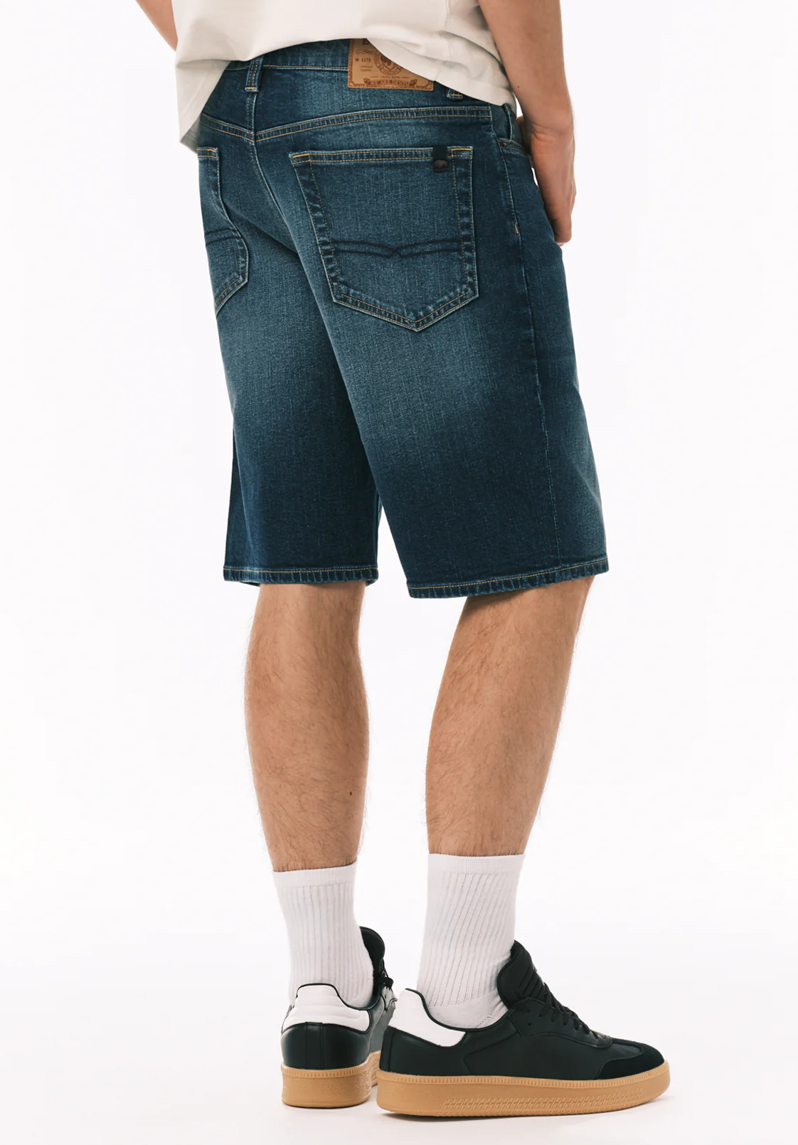 Relaxed Straight Dean Men's Denim Shorts, Contrast Whiskered - BM22953 - Image 3