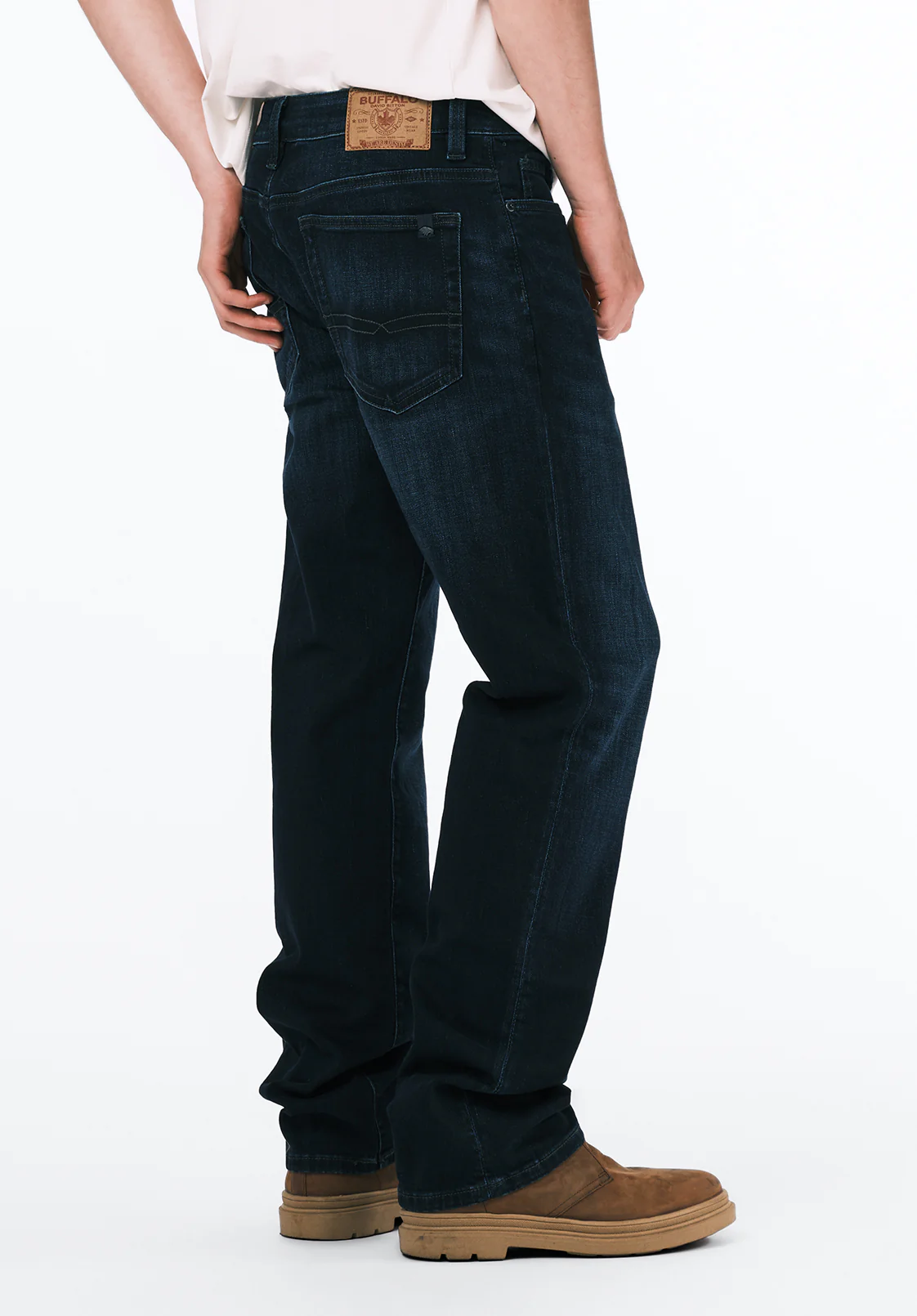 Relaxed Straight Driven Men's Jeans in Authentic Indigo - BM22137 - Image 3